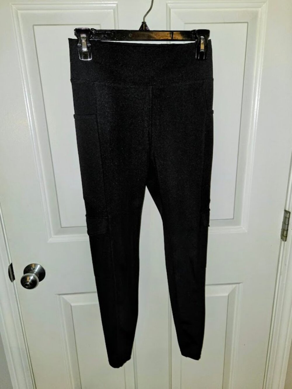 Womens M POP Fit Black Cargo Leggings medium
